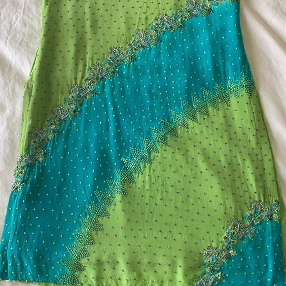 Indian 100% silk 3-piece shalwar/kameez/dupatta embroidered suit size 42/M - Picture 3 of 8